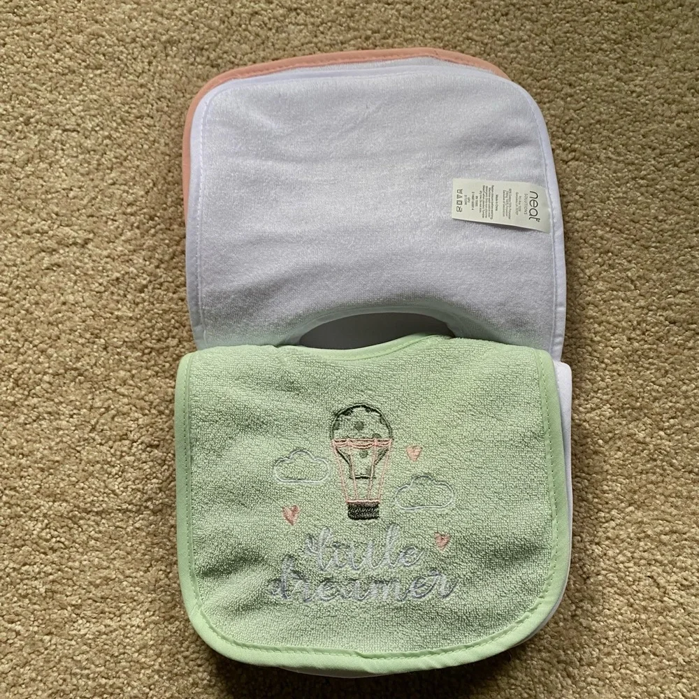 Neat Solutions Set of 4 Infant Bibs
